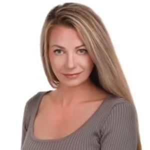 Meet your Posher, Adrienne